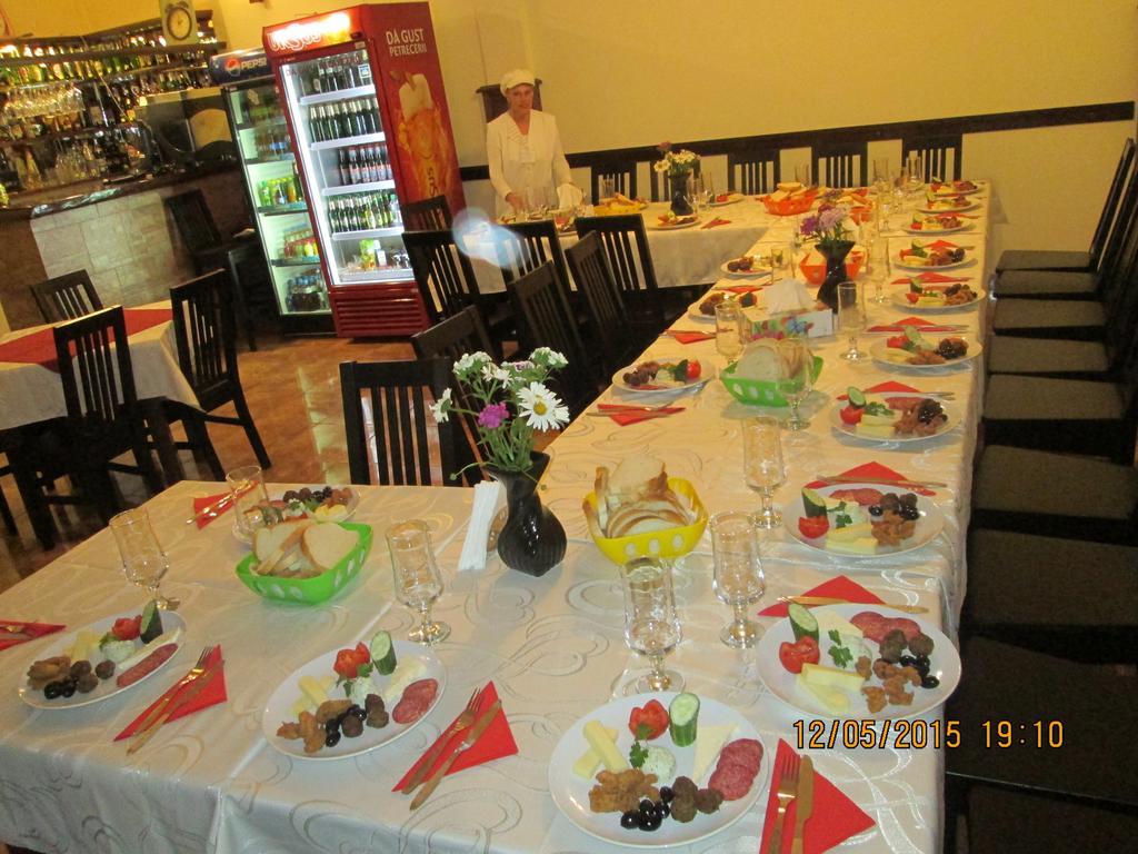 Pensiunea Ramona Tulcea Buitenkant foto